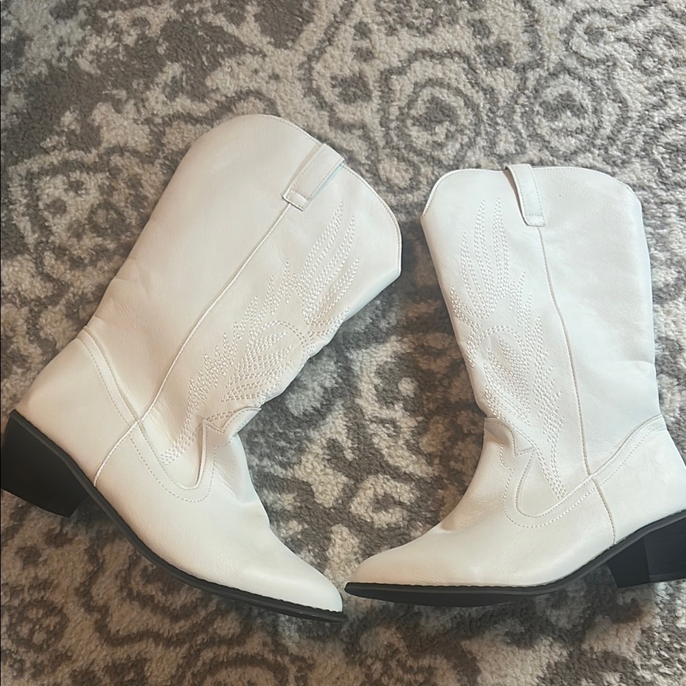 Women's White Cowboy Boots